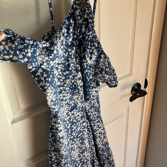 Beautiful Floral Blue Dress Size L - Picture 3 of 7